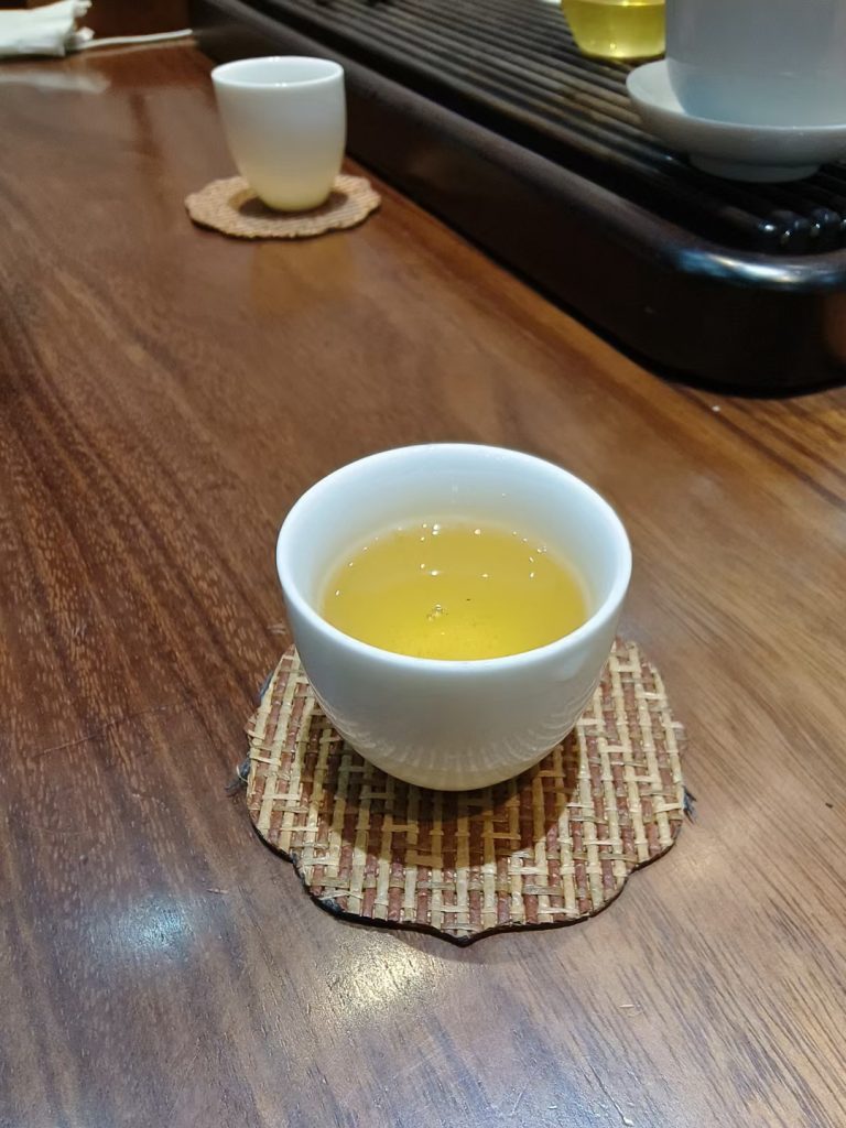 贺回村普洱茶特点简介