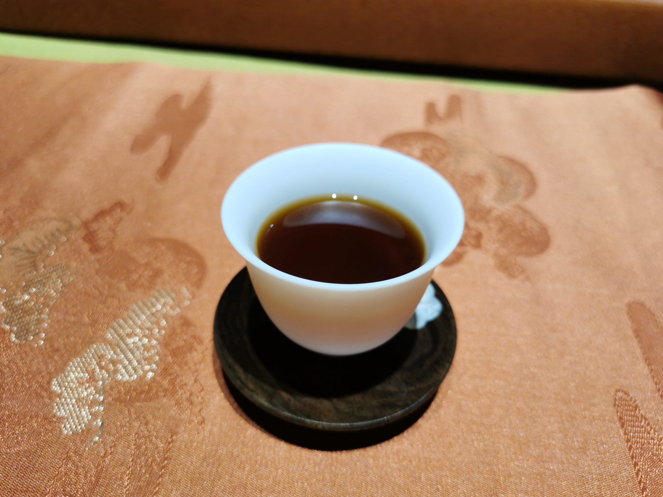 熟茶泡成酱油汤不是好茶？红浓透亮的熟茶才算好茶？