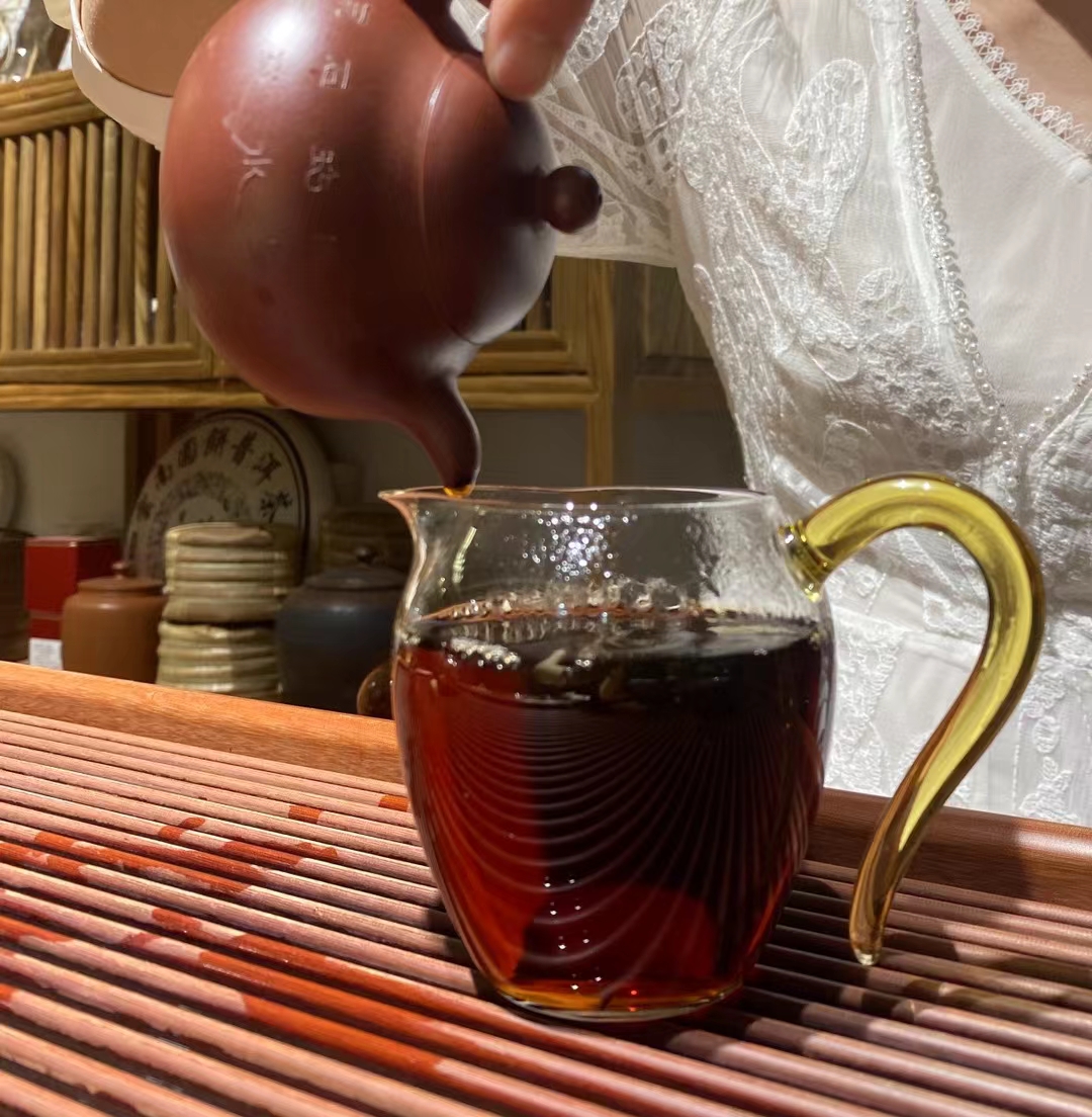 新的普洱熟茶是不是汤色都应该是浑浊的？