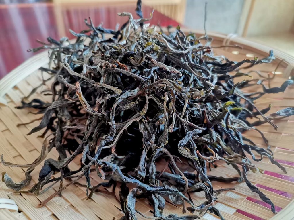 易武弯弓普洱茶口感特点 – 茶中有茗